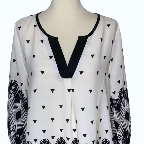 EVERLY popover blouse size M - Picture 4 of 9